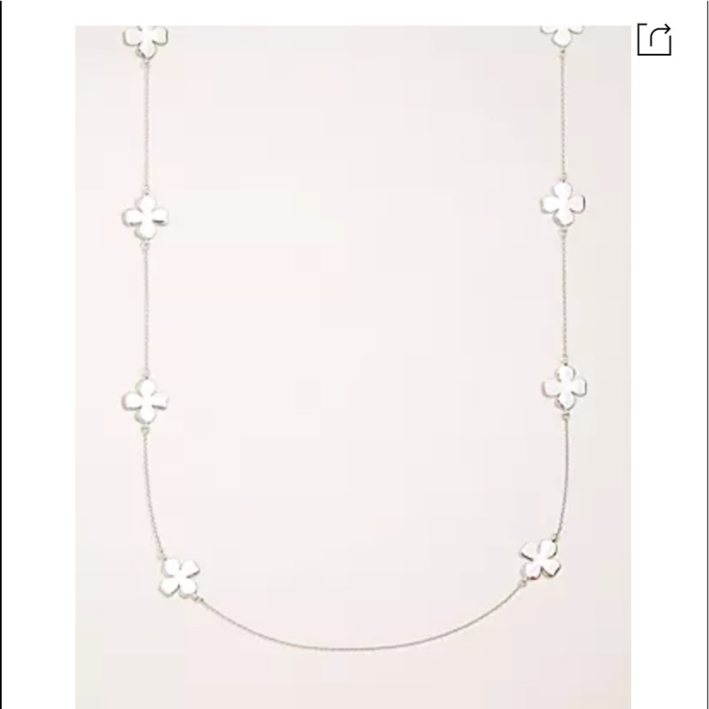 Lucky clover silver necklace - brand new - so cute